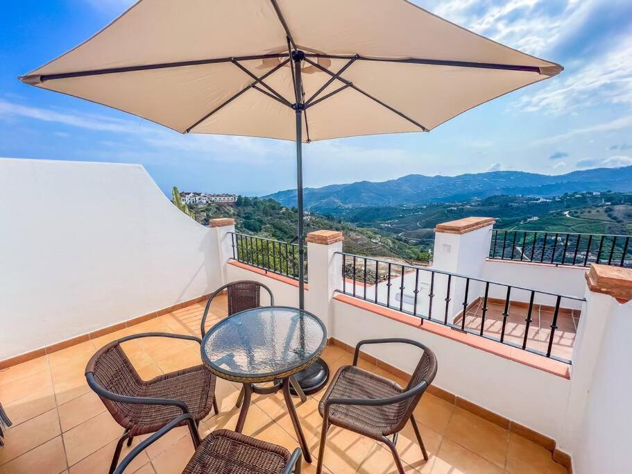 Modern 2 Bed Apartment With Pool In Frigiliana Exterior foto